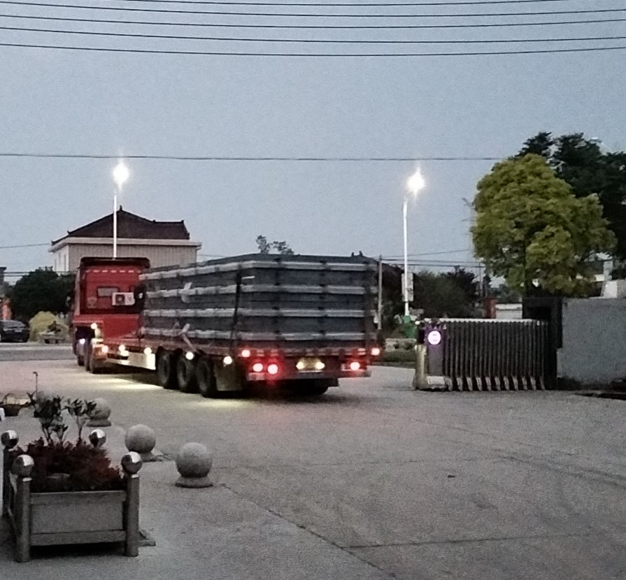 黔東電力改造項(xiàng)目矩形金屬膨脹節(jié)發(fā)貨！